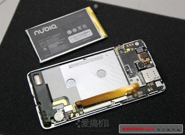 真值3456？拆開nubia Z5一探究竟