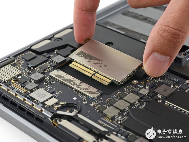 蘋(píng)果新Macbook Pro13寸拆解：集成度創(chuàng)新高度 搭配史上最好音質(zhì)